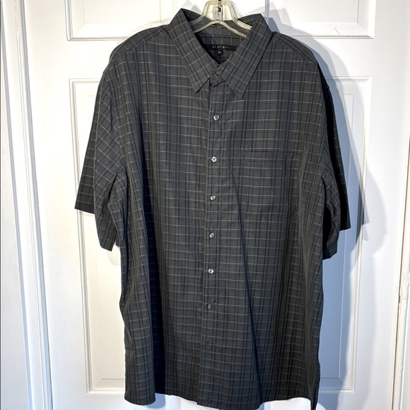 Synrgy Black and Gray Casual Button Down Shirt with Short Sleeves - Picture 1 of 5